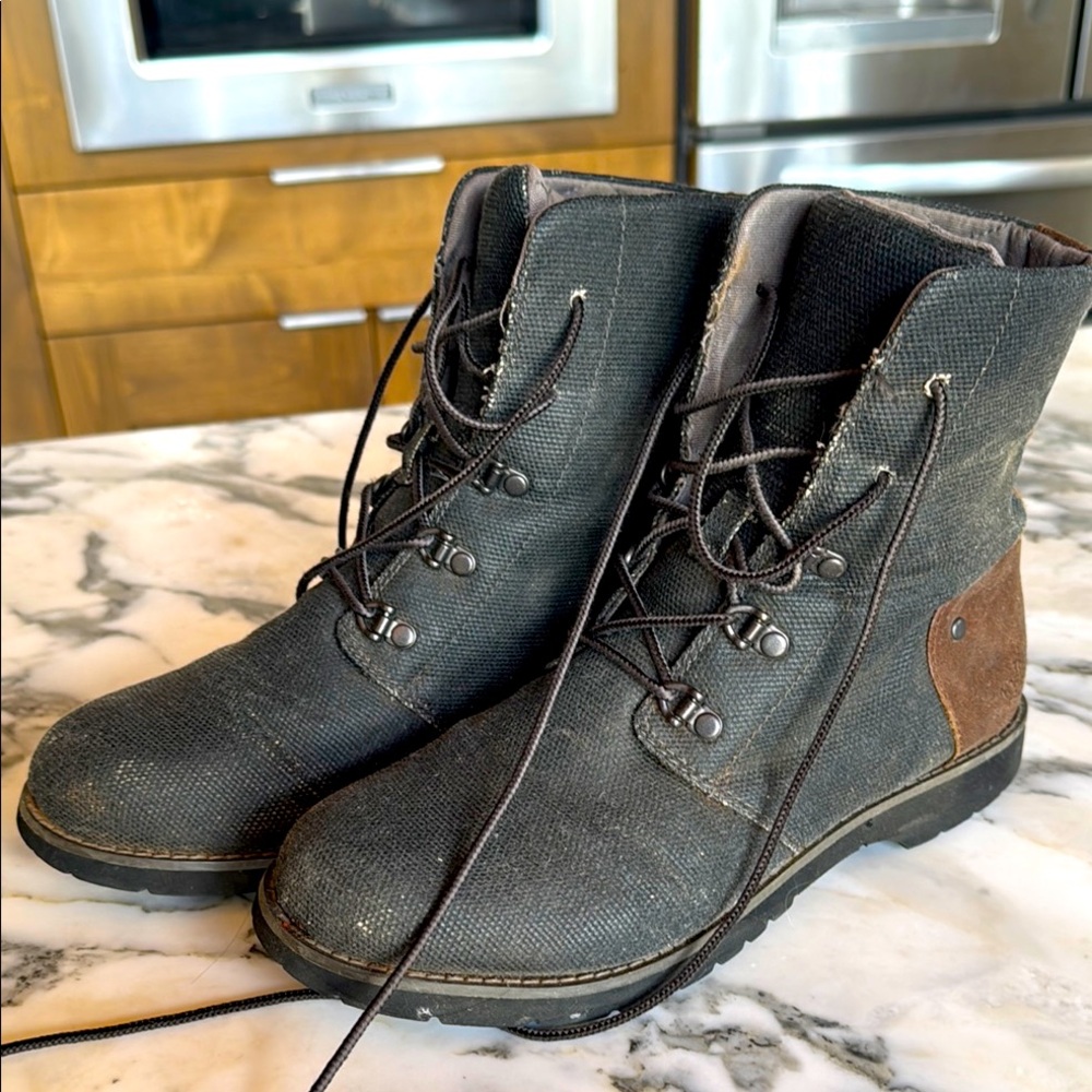 The North Face Ballard II Distressed Oil-rubbed Lace-Up Boots Women’s size 8